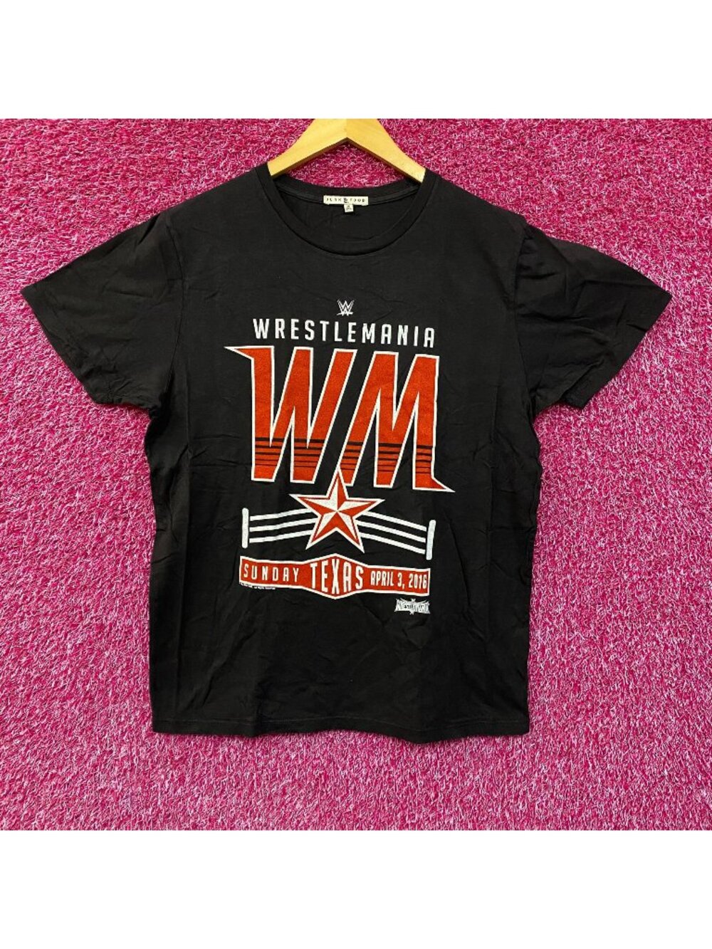 WWE WrestleMania 32 Texas T-Shirt Medium